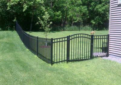 Aluminum closed Picket w/ Arched Gate