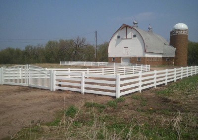 4 Rail Vinyl Ranch Fence