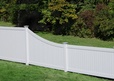 Lexington Vinyl Privacy Fence w/ Swoop