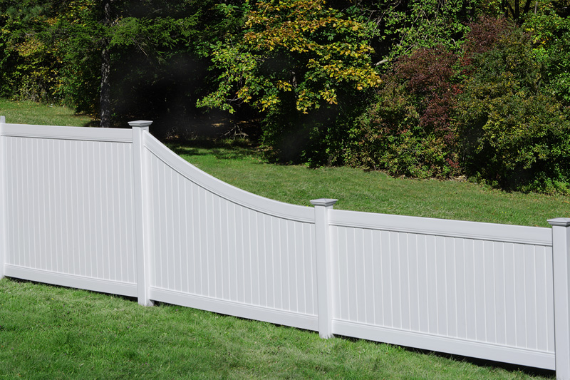 Custom Vinyl Fence Company Minnesota