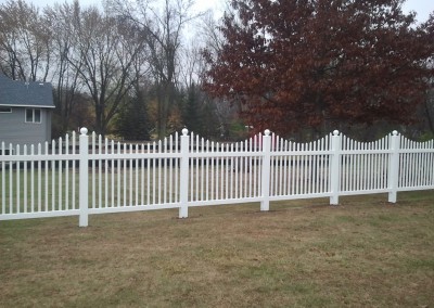 Vinyl Open Picket Fence w/ Scallop