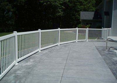 Wide Space Vinyle Narrow Picket Fence w/ Deck Mount