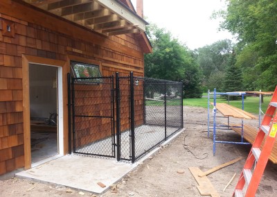 Vinyl Coated Chain Link Surface Mounted Dog Kennel