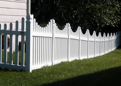 Vinyl Open Picket Fence w/ Scallop